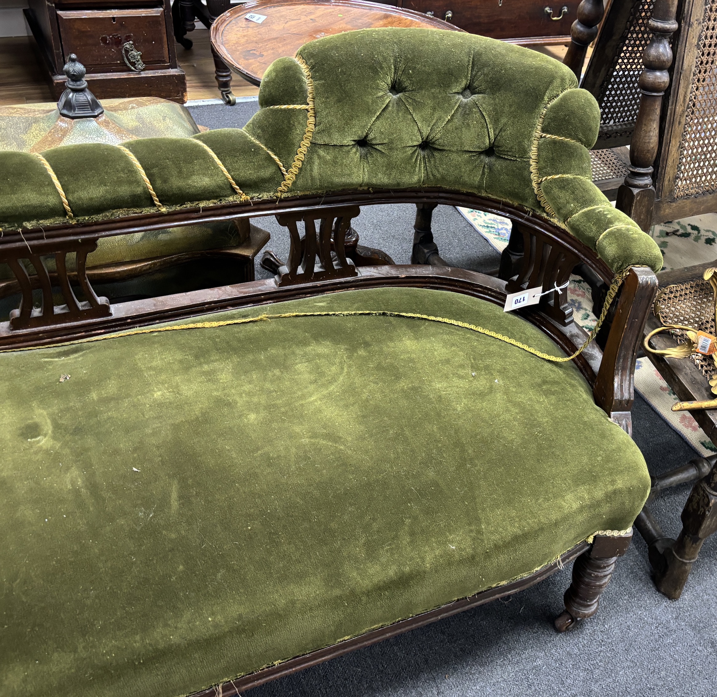 A Victorian mahogany chaise longue, width 176cm, depth 64cm, height 76cm